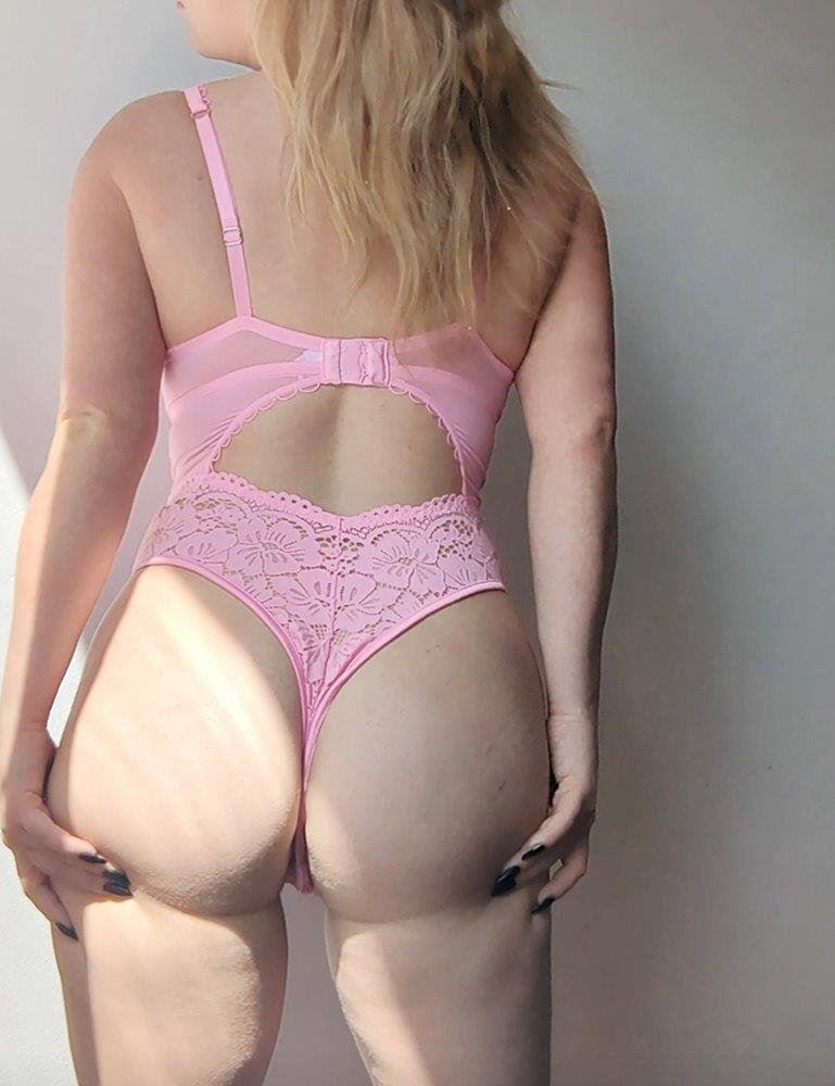 Busty, blonde, girl next door available for incalls/ outcalls tonight xx