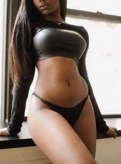 Sexy ebony Sasha. 🍑💋💋