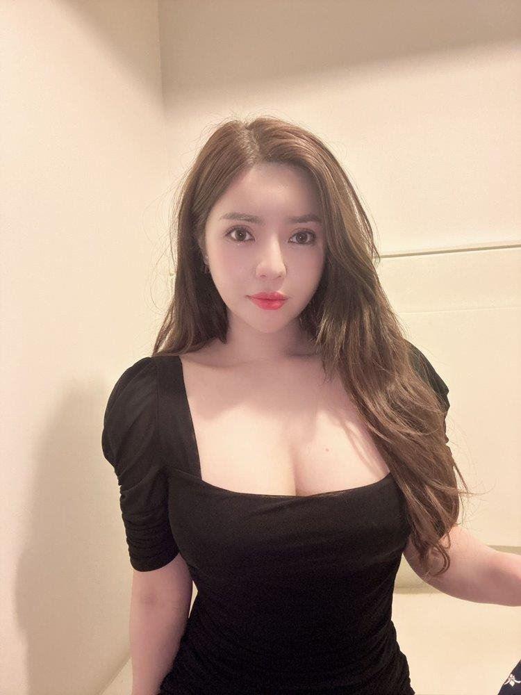 Busty gorgeous high class Japanese escort