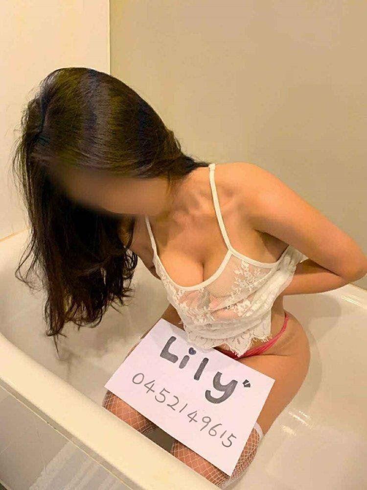 23 year old University student. escort service. sensual massage