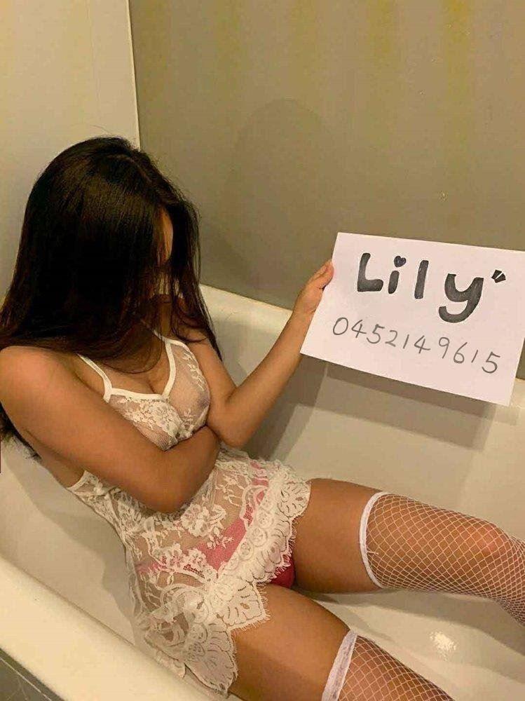 23 year old University student. escort service. sensual massage