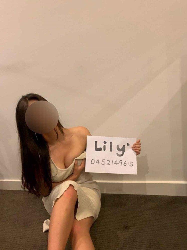 23 year old University student. escort service. sensual massage